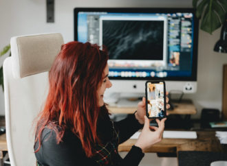 Facebook chce zdetronizować Zoom? Wideokonferencje w Messenger Rooms