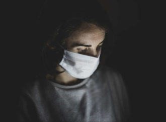 LG prezentuję inteligentną maskę, która pomoże chronić układ oddechowy